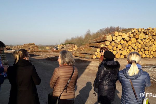 les accompagnateurs de tourisme option oenotourisme visitent la tonnellerie sylvain